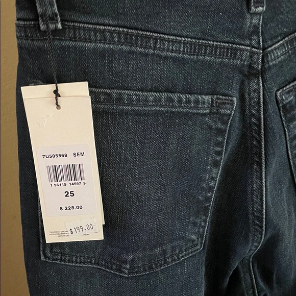 7 for All Mankind Megaflare dark wash jeans - Picture 5 of 9